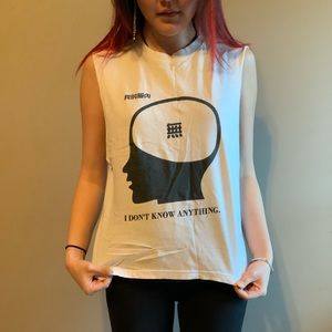 graphic muscle/tank top